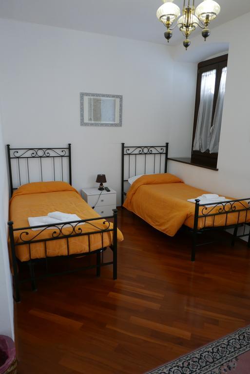 Ai Tre Portoni Bed and Breakfast Trente Buitenkant foto